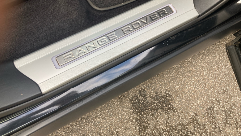 Land Rover Range Rover Sport 3.0 D300 HSE Dynamic Black 5dr Auto Diesel Estate